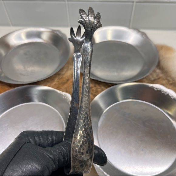 Vintage Hammered Silverplate Bird Claw Tongs & 4 Stainless Japan Small Plates - Picture 4 of 16